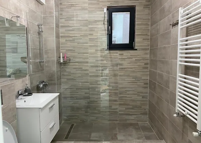 Ela's Appartement Năvodari